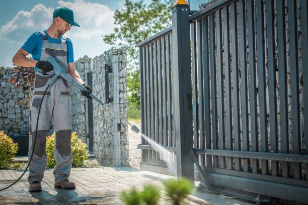 Best Pool Deck Cleaning  in Bristol, VA